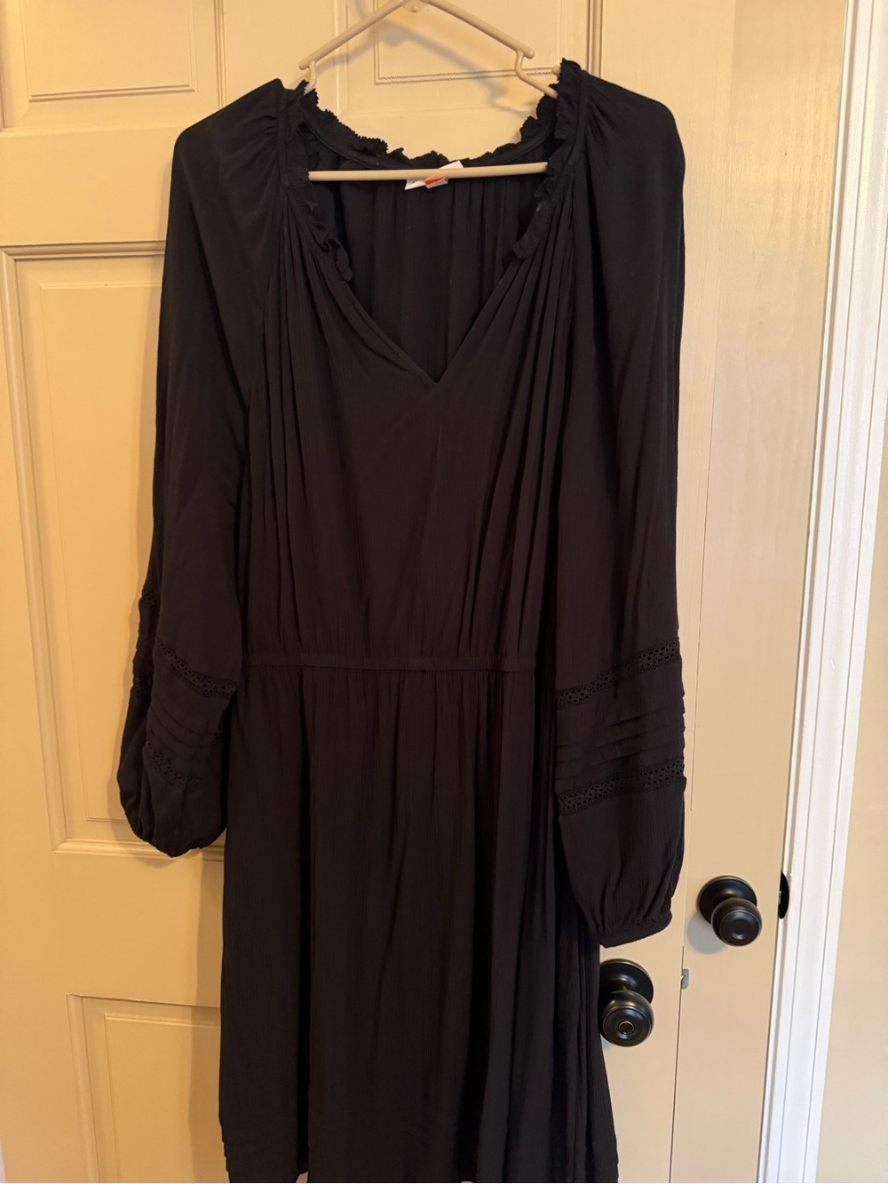 Knox Rose Black Long Sleeve V-Neck Boho Dress